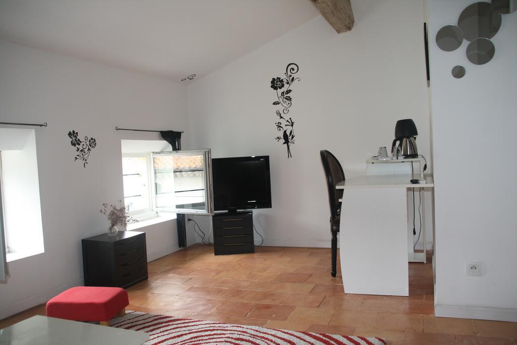 Aux Pots Bleus Bed & Breakfast Nissan-lez-Enserune ภายนอก รูปภาพ